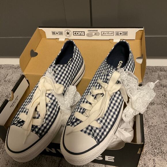 Woman’s converse size 10 chuck taylor gingham new - Picture 1 of 5